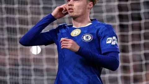 詹姆斯达成50000分里程碑，湖人力克鹈鹕；东契奇贡献30+15高效表现